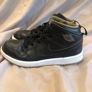 Jordan 1 Mid Black Gold and White size 1.5Y
